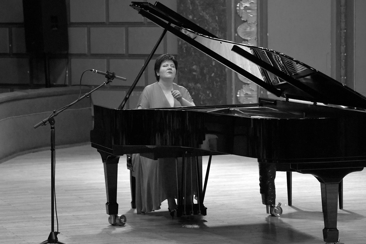 Nghệ sĩ piano Dana Ciocarlie mang “hơi thở hai dòng sông” đến Việt Nam